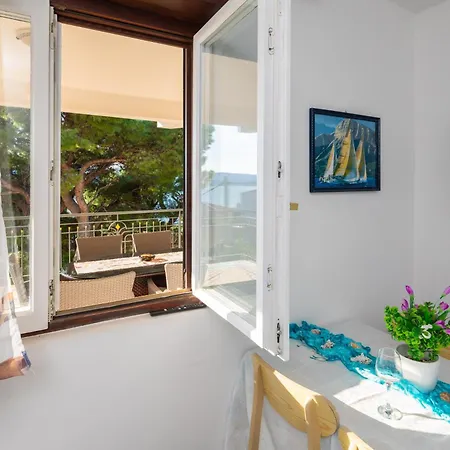 Urban Edge - Beach Apartments Omis Exterior photo